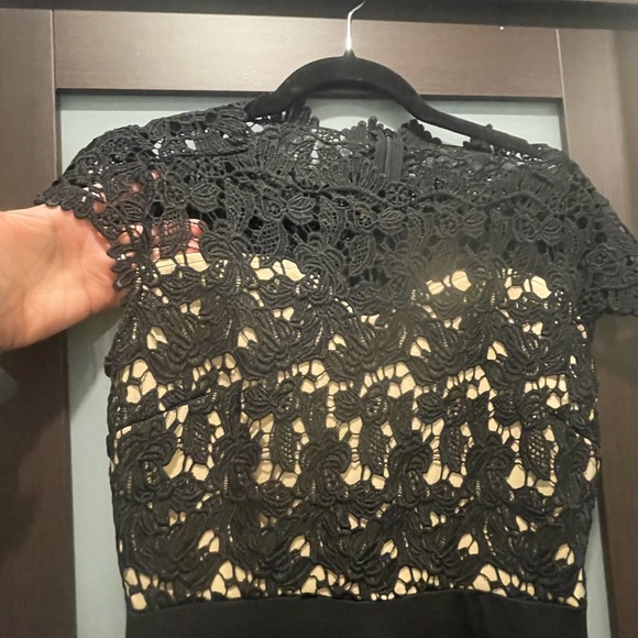 Elegant ankle length lace black evening dress. Very comfortable. - Picture 3 of 6